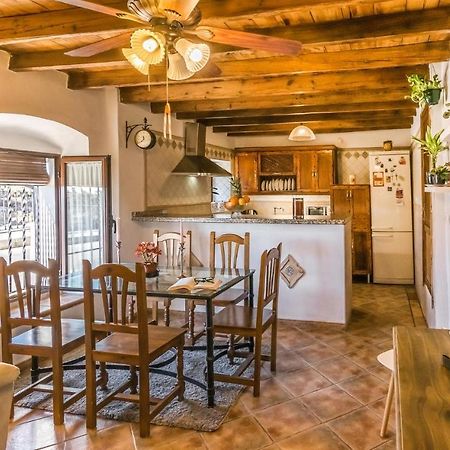 Pet Friendly Home In Hornachuelos With Kitchen Ngoại thất bức ảnh