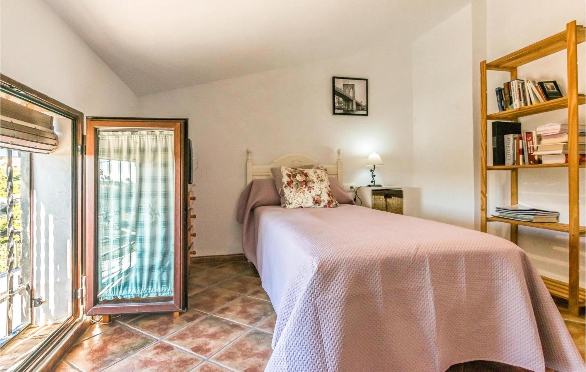 Pet Friendly Home In Hornachuelos With Kitchen Ngoại thất bức ảnh